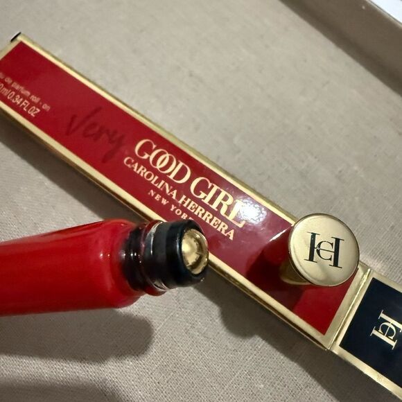 Carolina Herrera Very Good Girl Glam 10ml Eau de Parfum Roll-On - Picture 12 of 17